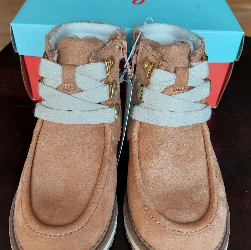 Cat & Jack Herbie Toddler Girls Tan Boots Size 8 NWT - Picture 2 of 6